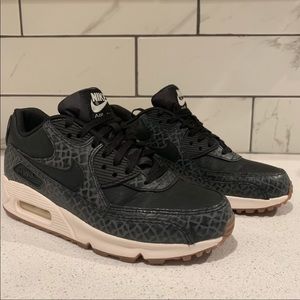 Nike Air Max. Like new. Size 6.5